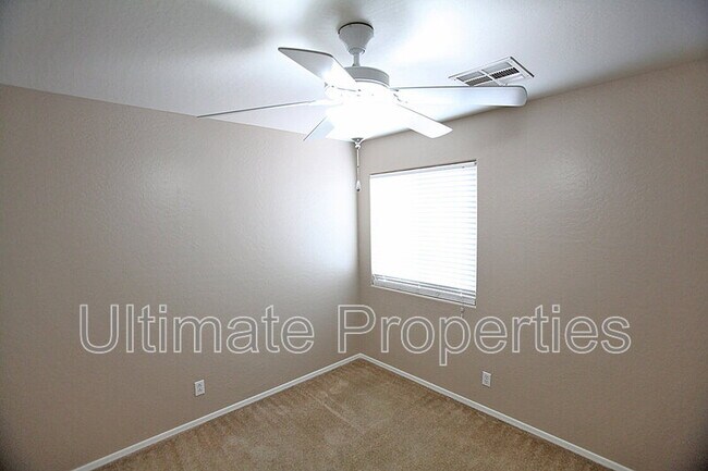 Building Photo - 8856 W Aster Dr