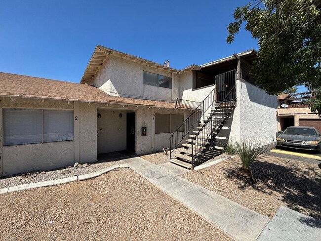 Building Photo - 2744 Karen Ave
