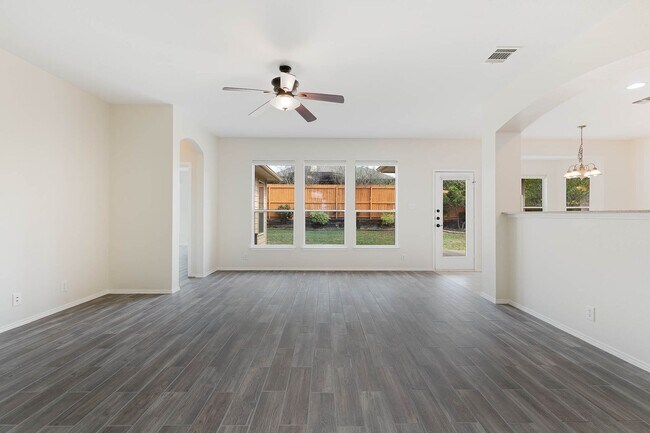 Building Photo - Boerne, TX -Gorgeous home in Kendall County Estates