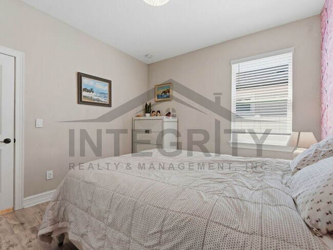 Building Photo - 34266 Radley Wy