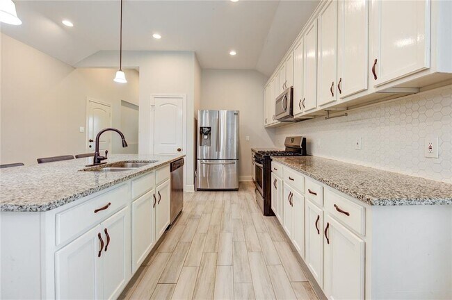 Building Photo - 3805 Shelby Cir