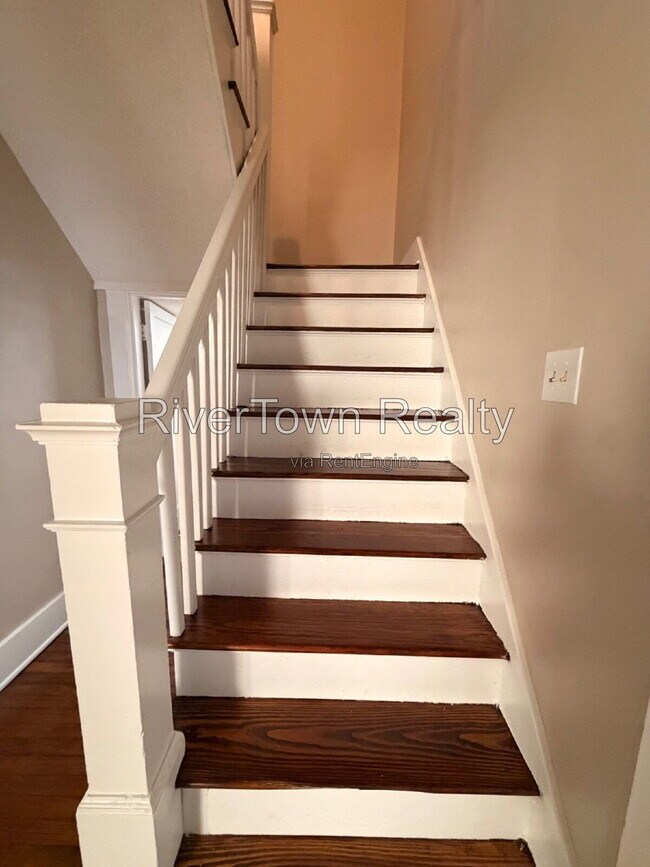 Building Photo - 1229 Faxon Ave