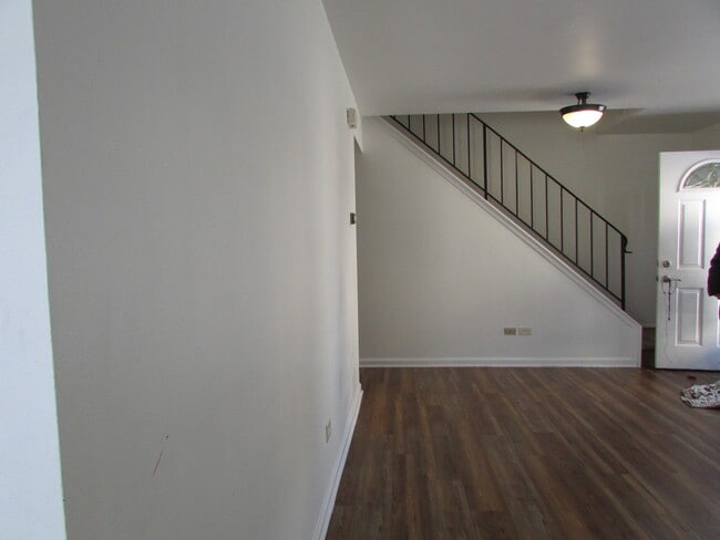 Building Photo - 848 Oxford Pl