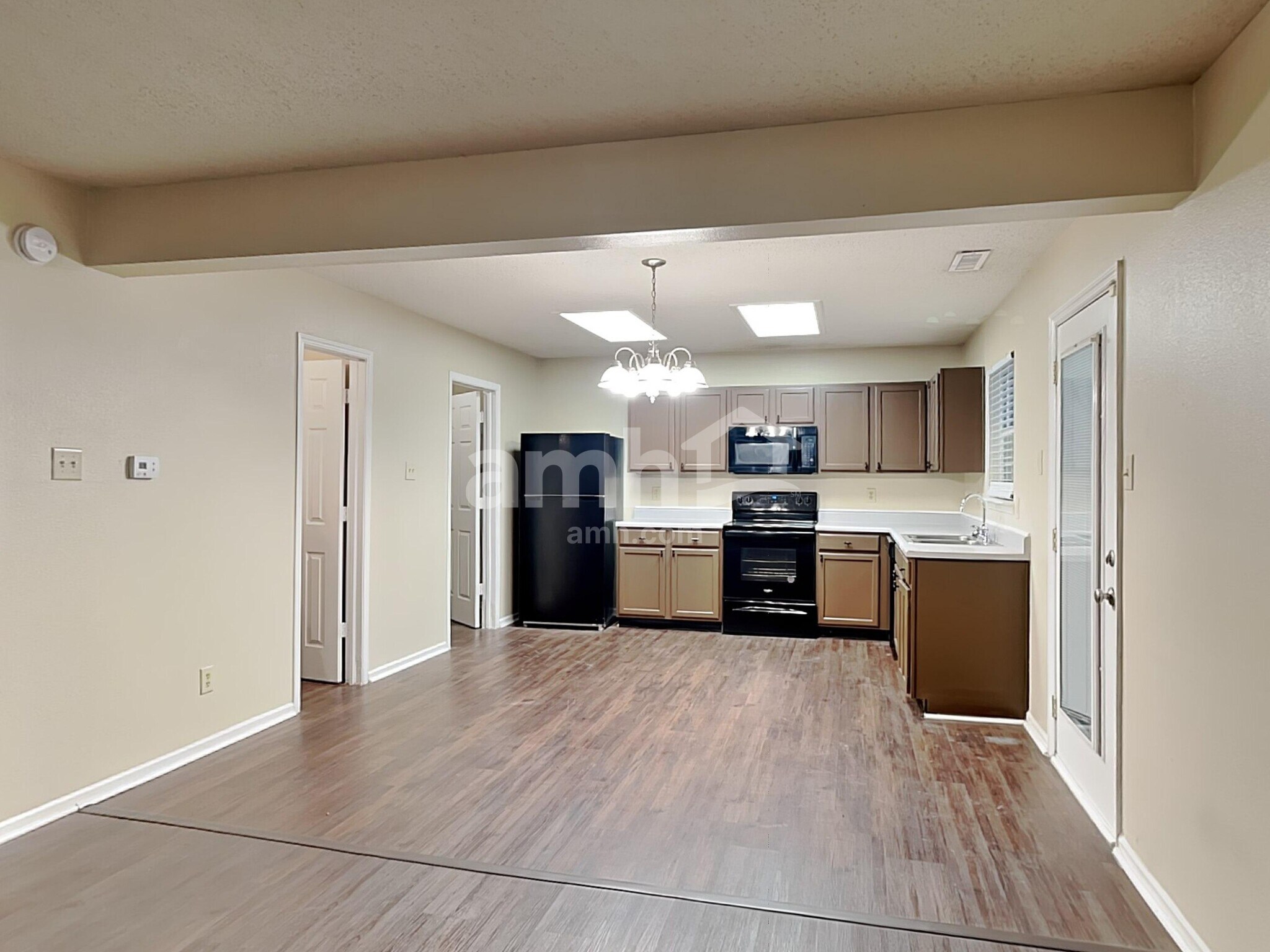 Building Photo - 6503 W Philadelphia Dr