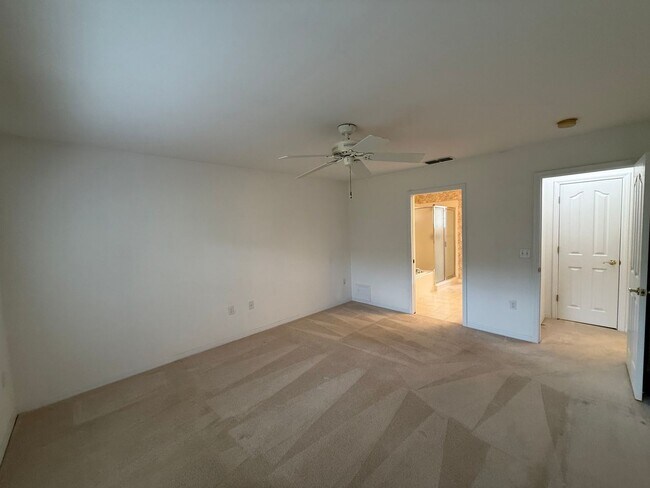 Building Photo - Charming 3-Bedroom Home in Broadmoor – Move-In Ready!