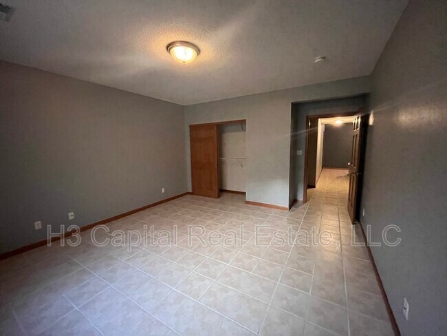 Building Photo - 810 South Moreland Rd