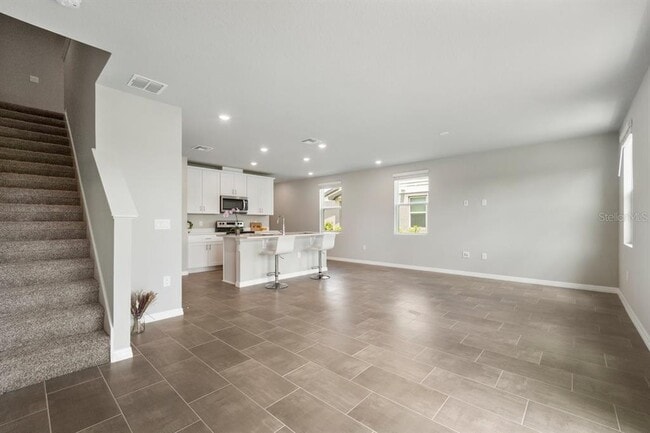 Building Photo - 726 Legacy Dr