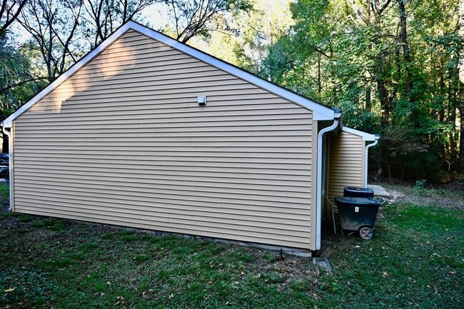 Building Photo - For Rent: Beautiful 3-Bedroom Home in Durh...