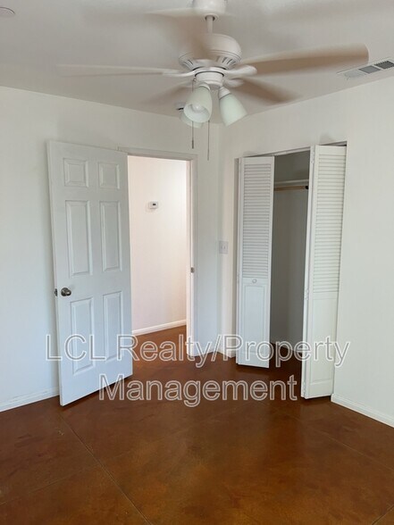 Building Photo - 21380 Olive St