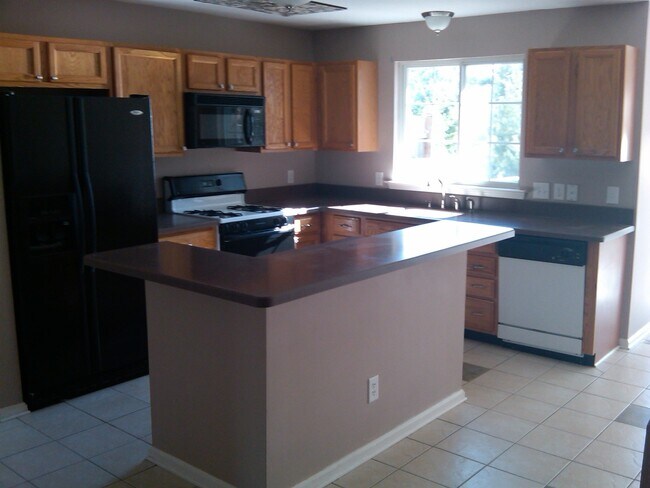 Building Photo - 22 Crenshaw Ct