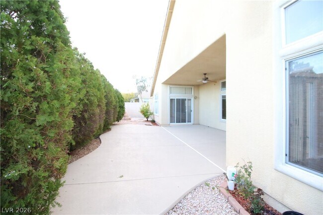 Building Photo - 1520 Vía Cassia