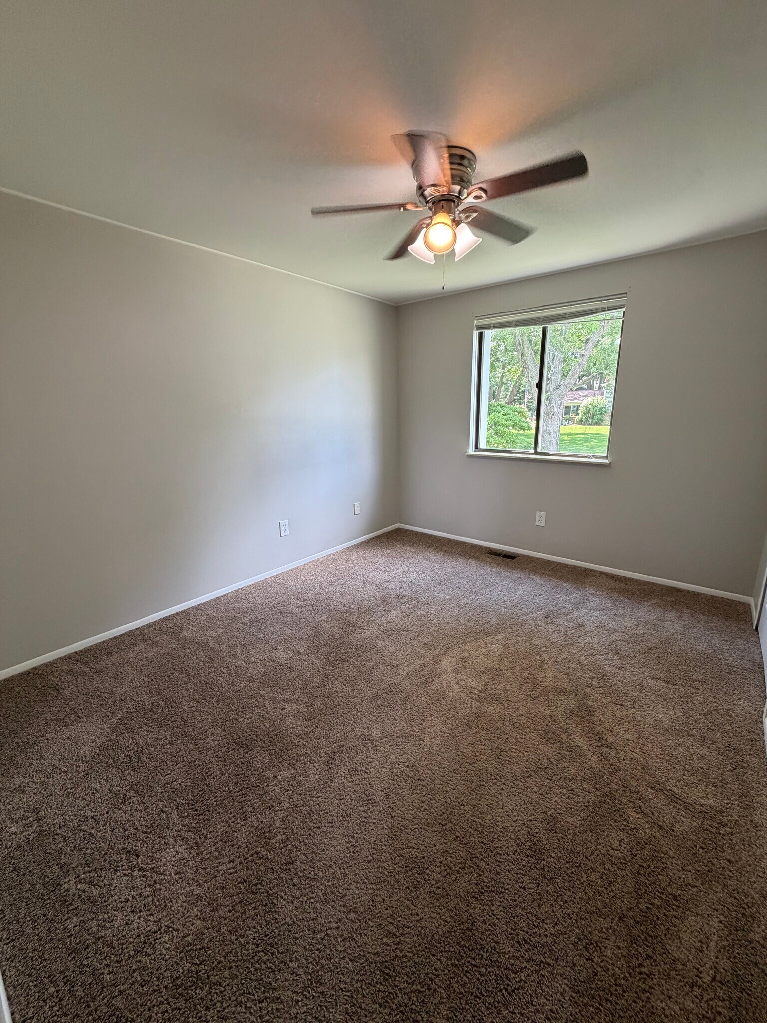 Building Photo - 4544 Hillview Shr