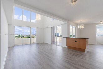 Building Photo - 2400 SW 27th Ave