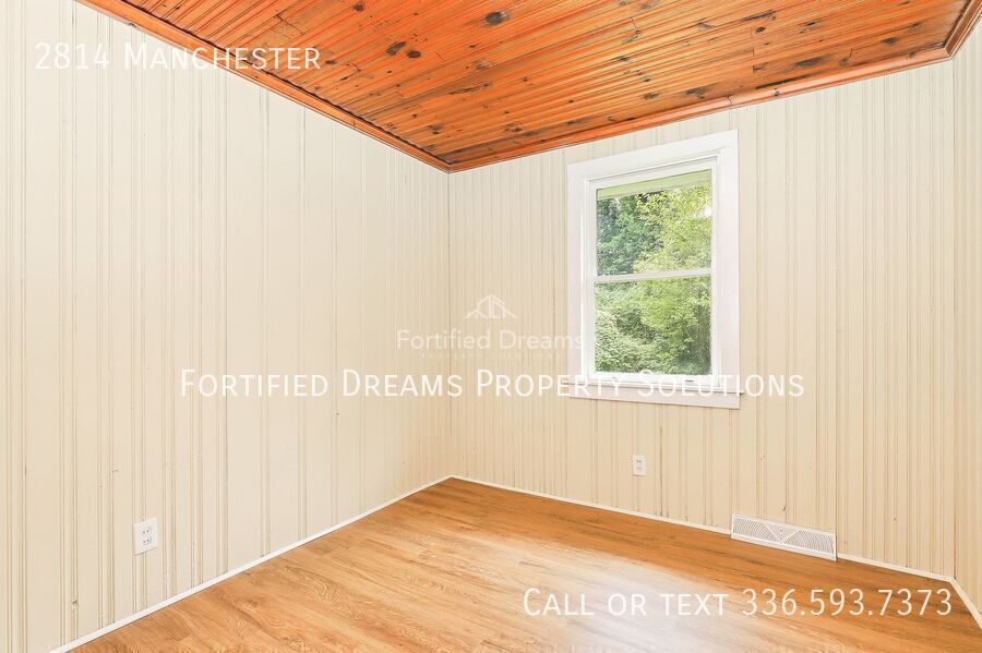 Building Photo - 2814 Manchester-