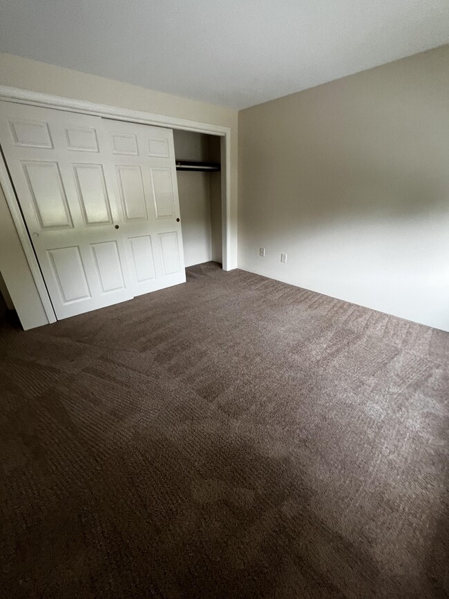 Building Photo - 812 Court St