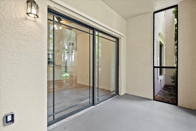 Building Photo - 3023 Alcazar Pl