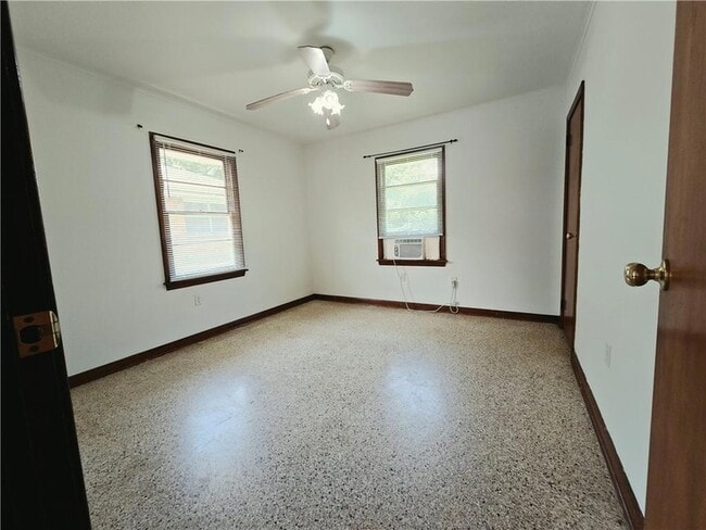 Building Photo - 720 Oaklawn Dr