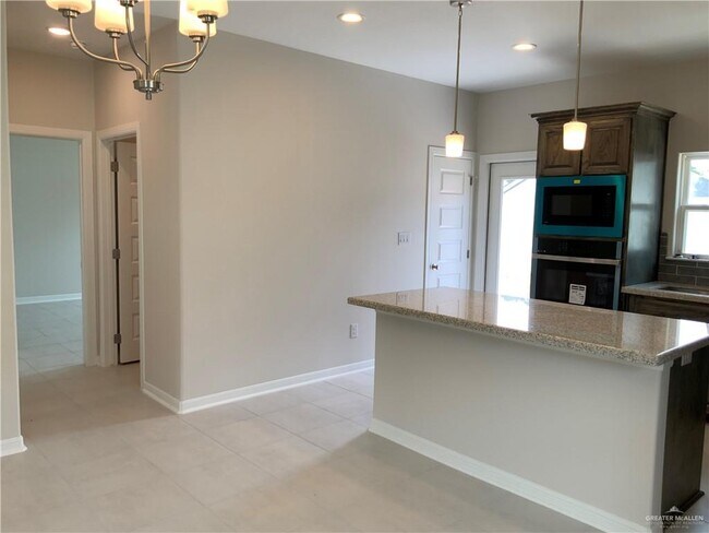 Building Photo - 27 Westway Ave