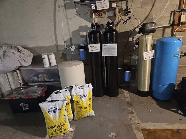 Building Photo - 198 Bryans Rd