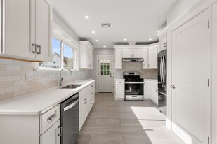 Building Photo - 46 Winter St