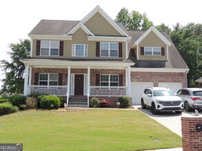 Building Photo - 450 MacLand Dr