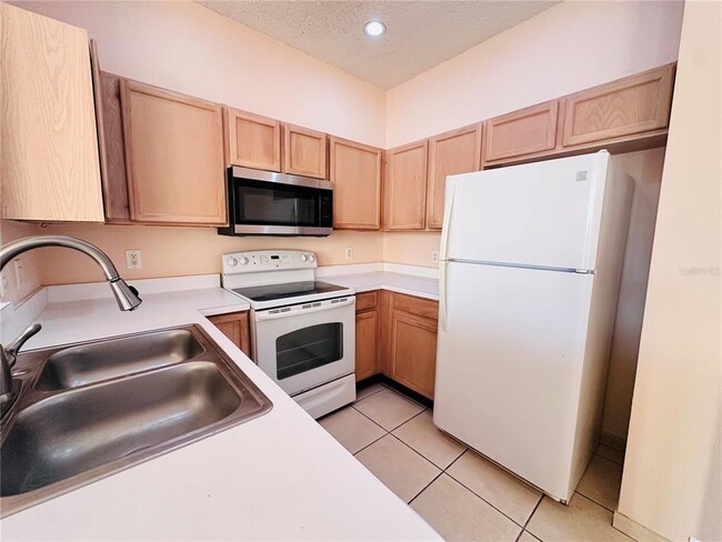 Building Photo - 13343 Summerton Dr