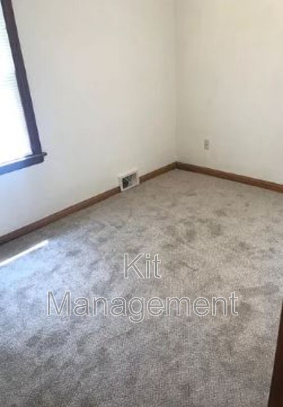 Building Photo - 2555 W Laskey Rd