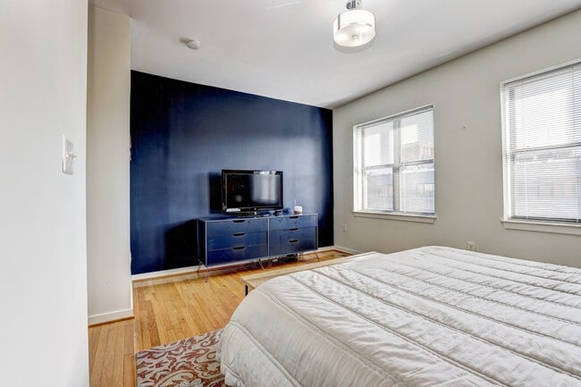 Building Photo - 1726 Aliceanna St