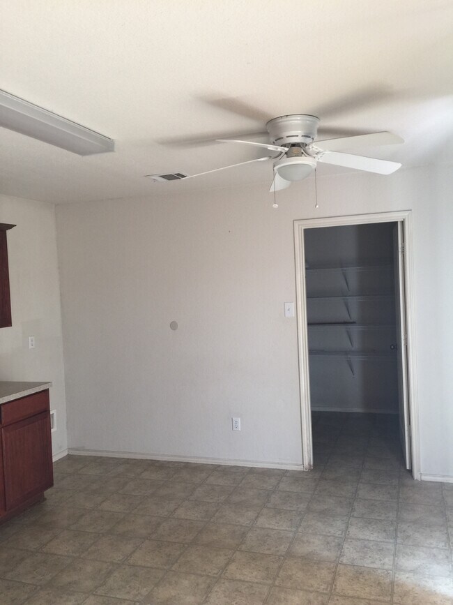Building Photo - 1059 Condor Dr