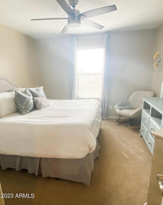 Building Photo - 9528 W Weeping Willow Rd