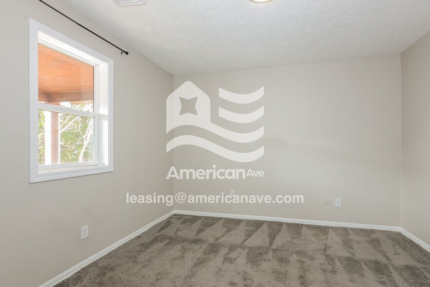 Building Photo - 1515 Villa Ave