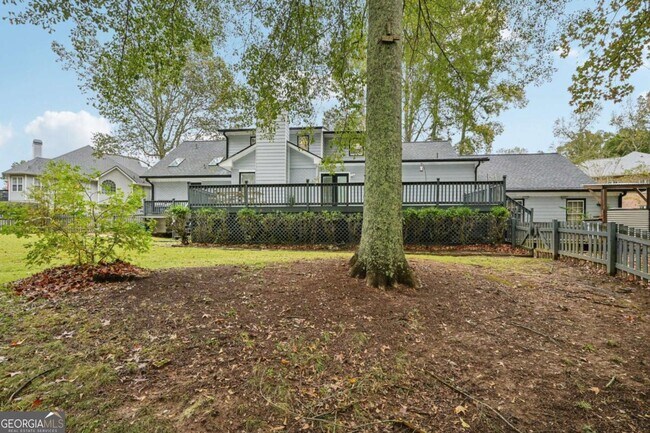 Building Photo - 7379 N Mitchell Ct