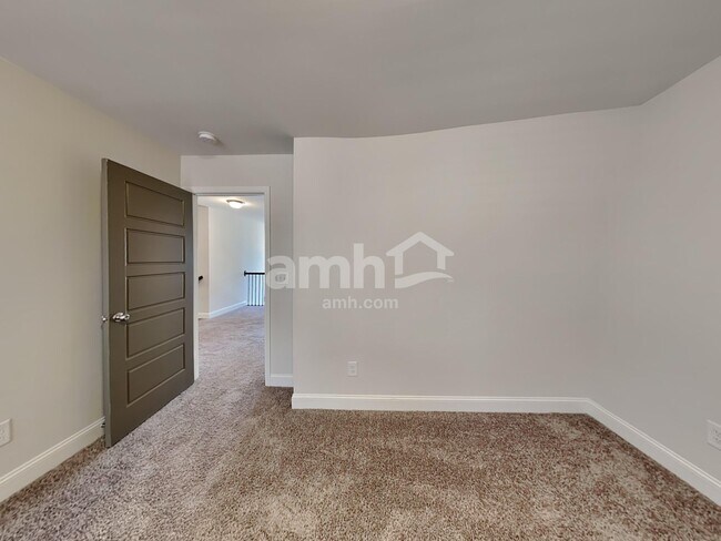 Building Photo - 1250 Victoria Walk Ln