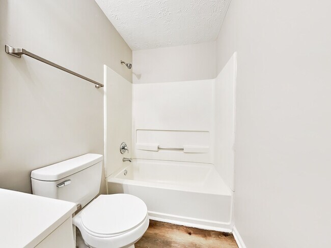 Building Photo - 200 Adam Cir