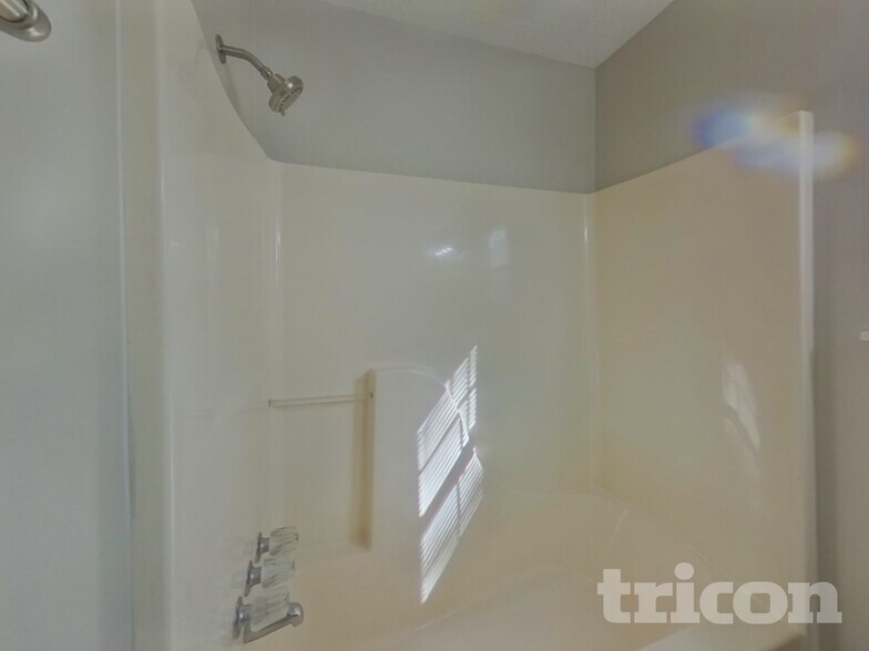 Building Photo - 104 Kells Dr