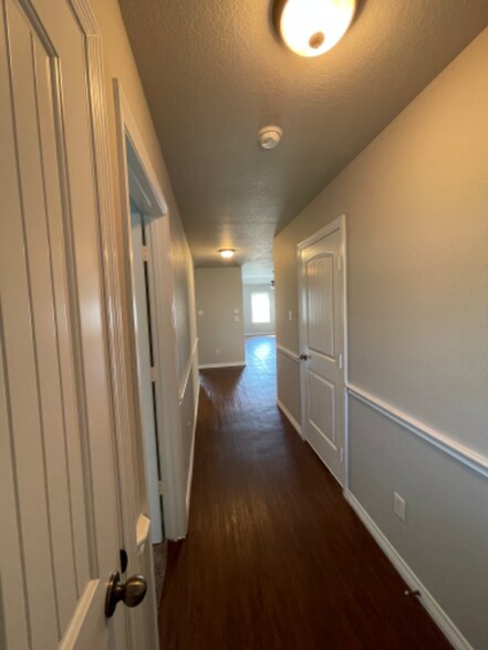 Building Photo - 217 Hilltop Dr