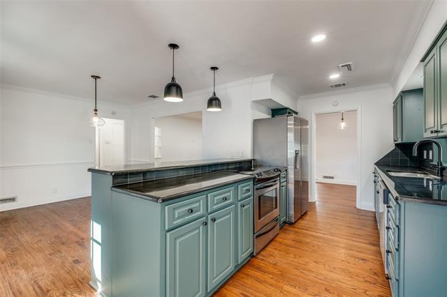 Building Photo - 7236 Wake Forrest Dr