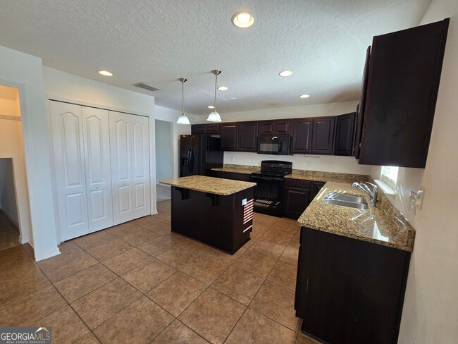 Building Photo - 127 Cedar Cir Dr