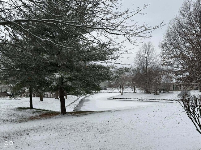 Building Photo - 8607 Longspur Ct