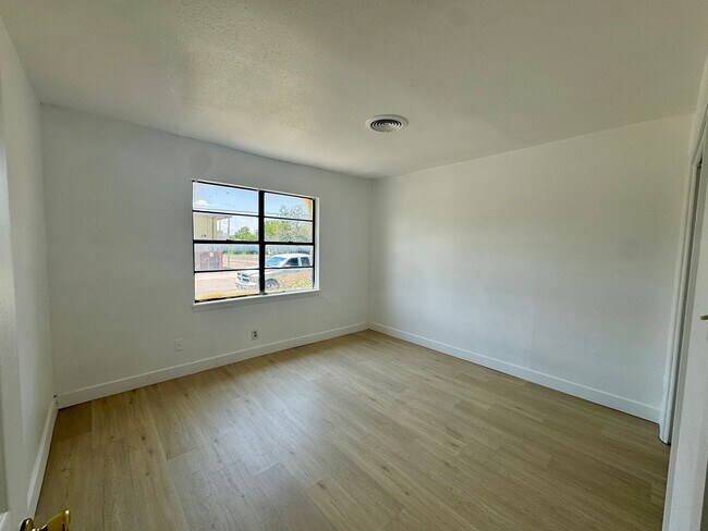 Building Photo - 1101 Hall