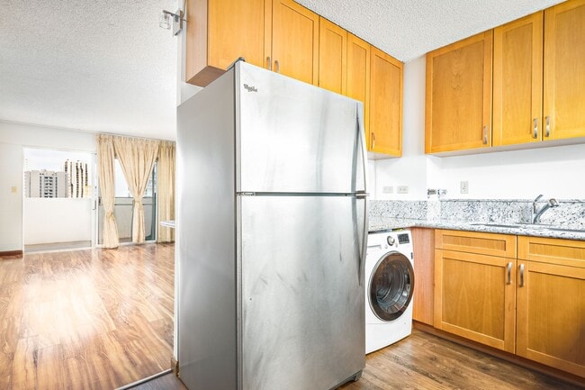 Building Photo - Ala Wai Townhome #1002