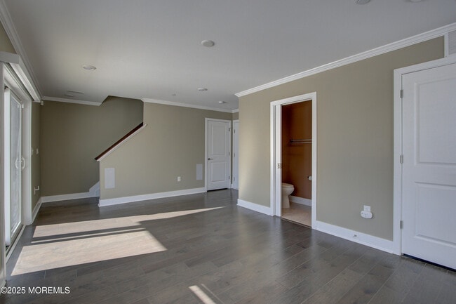 Building Photo - 26 Mariveles Wy