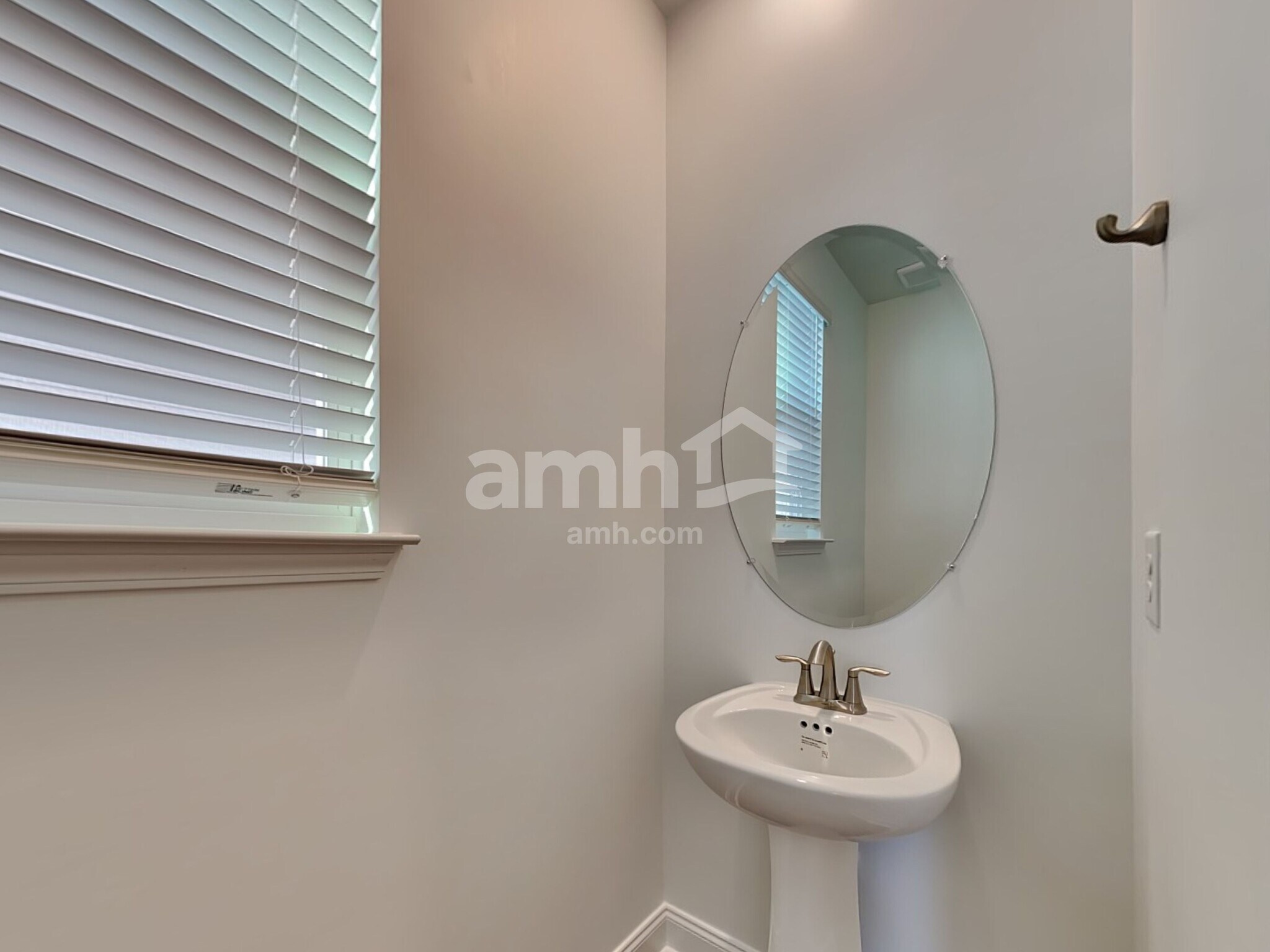 Building Photo - 622 Old Trolley Rd