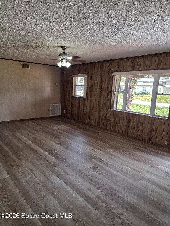 Building Photo - 2910 Zephyr Ln