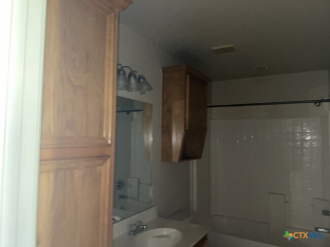 Building Photo - 4704 Pennington Ave