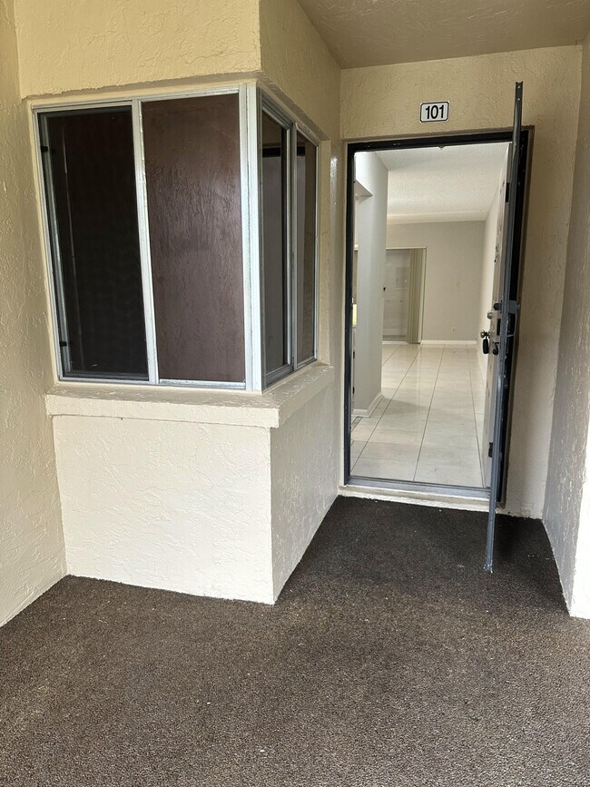 Building Photo - 3212 Strawflower Way