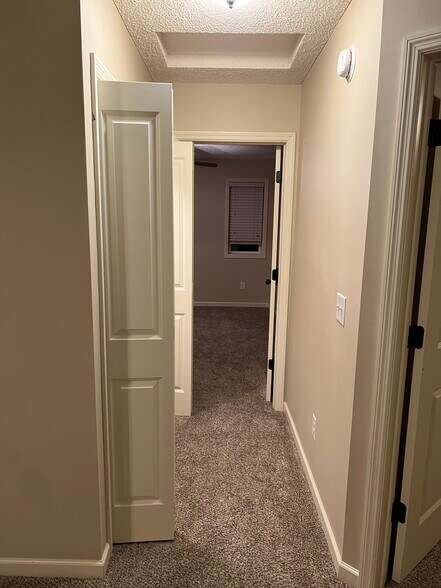 Building Photo - 15600 60th Ave N