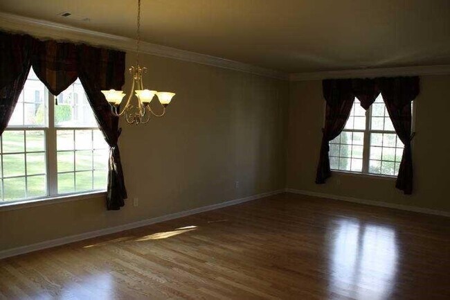Building Photo - 252 Rutlidge Park Ln