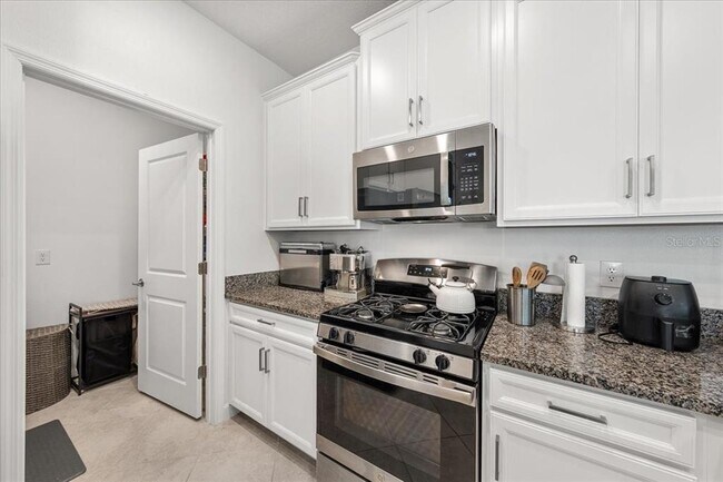 Building Photo - 8166 Crescent Oaks Dr