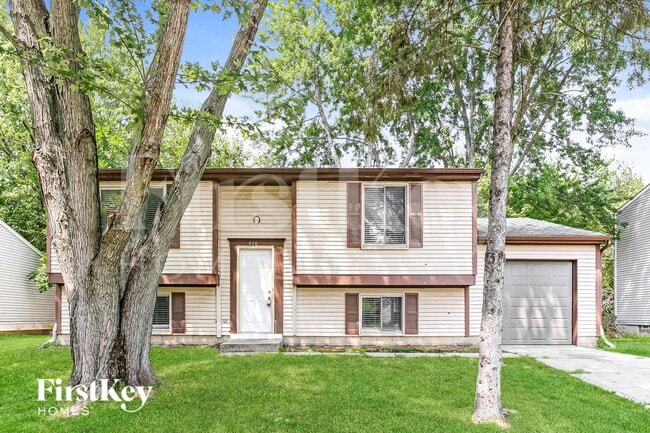 Building Photo - 910 Woodlark Dr